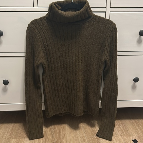 Green knit sweater - Picture 1 of 4